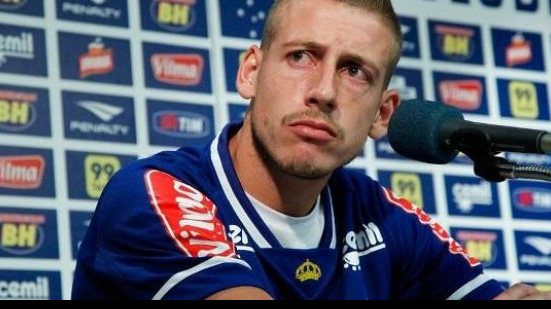 Imagem Cobiçado pela dupla BAVI, volante do Cruzeiro acerta com o Santa Cruz