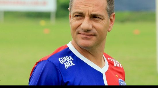 Imagem Doriva cobra reforços para a defesa do Bahia e elogia chegada de atacantes
