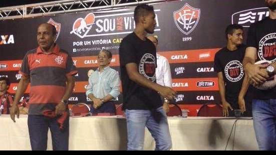 Imagem Aclamado pela torcida, Raimundo Viana cobra associações de torcedores