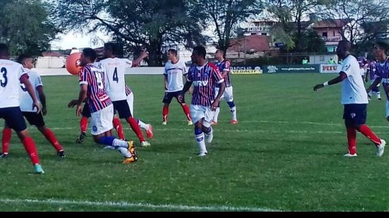 Imagem Diante do Bahia de Feira, Bahia inicia disputa por vaga nas semifinais do Baiano