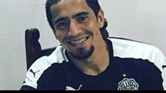Imagem Pittoni posta foto com camisa do Olímpia e torcedores do Bahia pedem sua volta