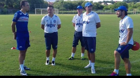 Imagem Novo atacante do Bahia, Thiago Ribeiro chega à Salvador e já treina no Fazendão