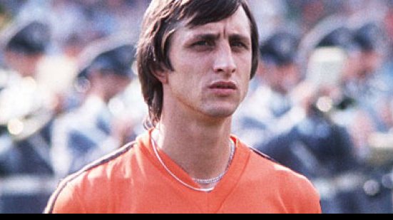 Imagem Maior jogador da história do futebol holandês, morre Johan Cruyff