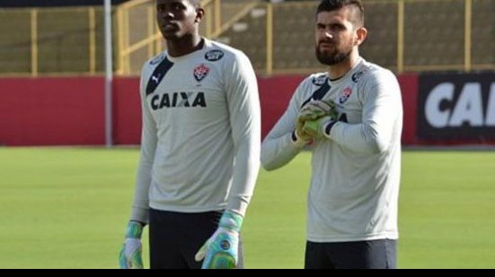 Imagem Caíque concorda com volta de Fernando Miguel ao gol do Vitória: apoio totalmente