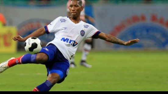 Imagem Volante da base do Bahia se destaca contra o Santa Cruz e recebe elogios