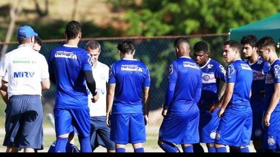 Imagem Bahia treina e Doriva relaciona Thiago Ribeiro para decisão contra xará de Feira