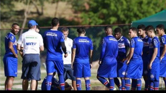 Imagem Com três retornos e lateral poupado, Bahia é relacionado para duelo em Fortaleza
