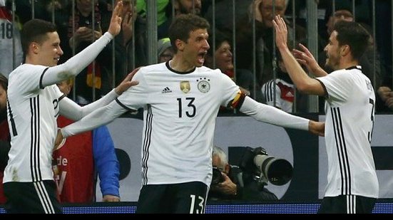 Imagem Alemanha goleia Itália em amistoso; Com gol de CR7, Portugal bate a Bélgica