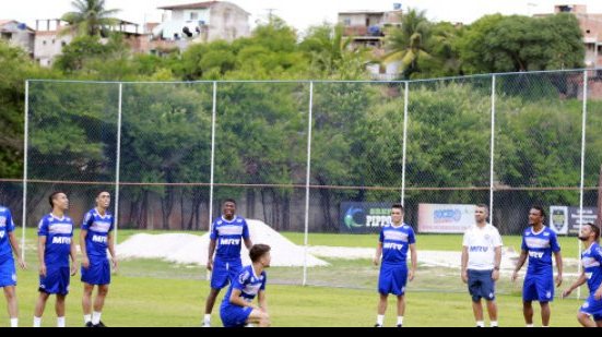 Imagem Com elenco dividido, Bahia treina de olho no Fortaleza