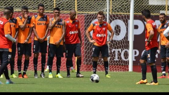 Imagem Vitória inicia semana com treino físico-técnico e presenças de Maicon e Farias