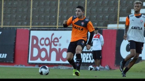Imagem Diego Renan pede foco na Juazeirense e comemora momento no Vitória