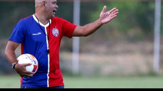 Imagem Ex-Bahia, Charles Fabian critica Ávine e detona elenco: jogadores foram burros