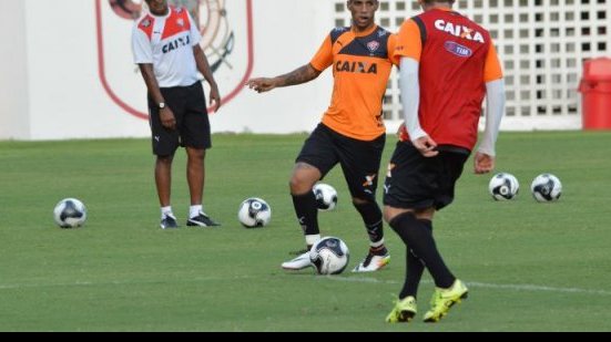Imagem Sem Leandro Domingues, Vitória faz treino técnico no Barradão