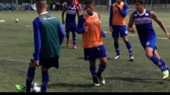 Imagem Sub-20 do Bahia treina em grama sintética em preparação para duelo com o Bode