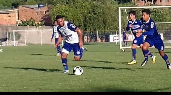 Imagem Com Hernane, Bahia treina no Fazendão de olho no Flu de Feira