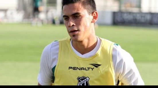 Imagem Ceará faz faxina no elenco e dispensa irmão de Maxi Biancucchi e ex-Vitória 