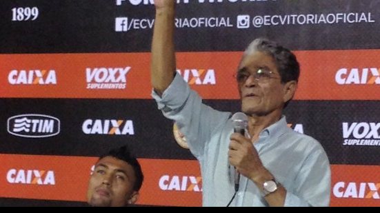 Imagem Raimundo Viana despista sobre reeleição no Vitória: “futuro a Deus pertence”