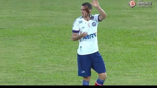 Imagem Após corte na cabeça, Lucas Fonseca segue em observação e é dúvida para decisão