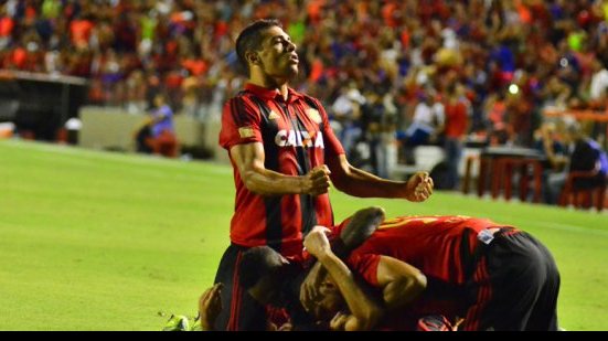Imagem Sport marca nos acréscimos e larga em vantagem contra Campinense 