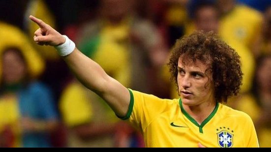 Imagem David Luiz acredita que Brasil está no "caminho correto" para ganhar Copa