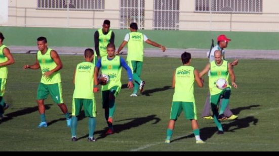 Imagem Com três modificações, técnico arma Juazeirense para semifinal contra o Vitória