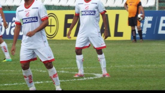 Imagem Ex-Vitória, Kleiton Domingues quer decidir futuro para disputar o Brasileirão