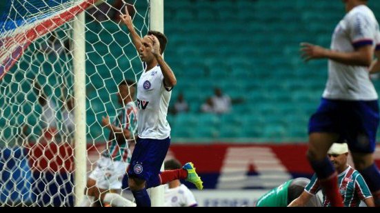 Imagem Bahia joga mal, mas vence o Flu, vai à final e garante vaga na Copa do Nordeste 