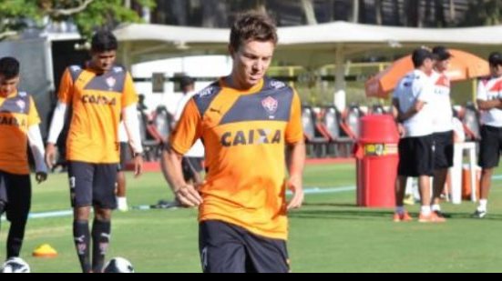 Imagem  Dagoberto comemora estreia no VItória e Mancini pede cautela