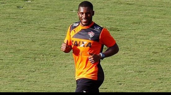 Imagem Autor de gol contra a Juazeirense, Amaral confirma pedido de técnico do Vitória