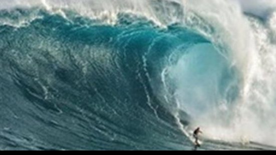 Imagem Surfista baiano é premiado no "Oscar" das ondas grandes