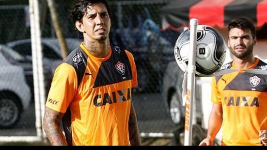 Imagem Victor Ramos diz que suposta briga com Kieza é mentira para tumultuar o Vitória