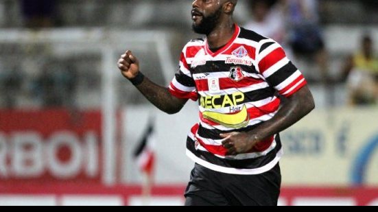 Imagem Santa marca no fim e larga na frente do Campinense na final da Copa do Nordeste