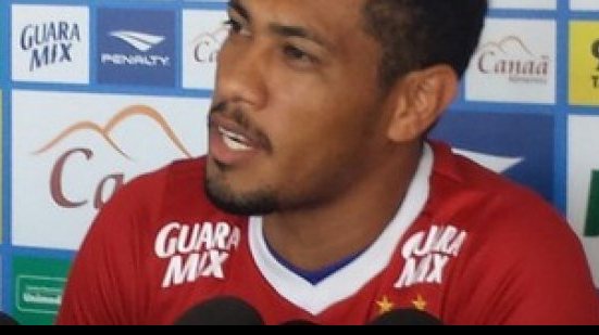 Imagem Hernane tranquiliza torcida sobre dores e fala em disputa à parte com Marinho