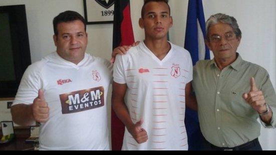 Imagem Vitória fica com atacante do Náutico de Roraima para testes