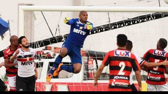 Imagem Santa Cruz arranca empate com o Campinense e é campeão do Nordeste