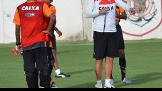 Imagem Vitória volta aos treinamentos nesta terça com três dúvidas para decisão