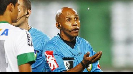 Imagem   Árbitro capixaba comanda Vitória e Portuguesa pela Copa do Brasil