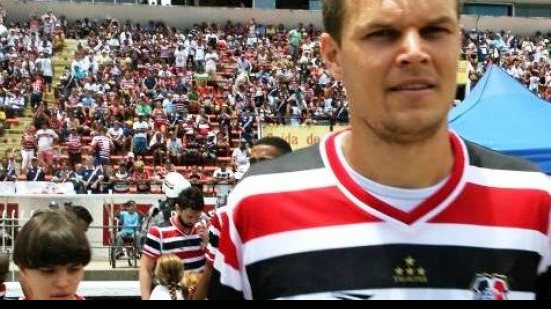 Imagem Decepção no Vitória, zagueiro pode chegar a terceiro título estadual seguido
