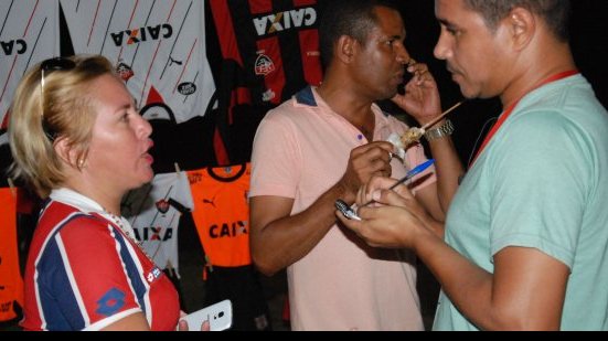 Imagem Apesar de perda do Baianão, torcedores do Bahia elogiam desempenho do time