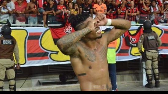 Imagem Atacante do Vitória provoca presidente do Bahia em comemoração do título baiano