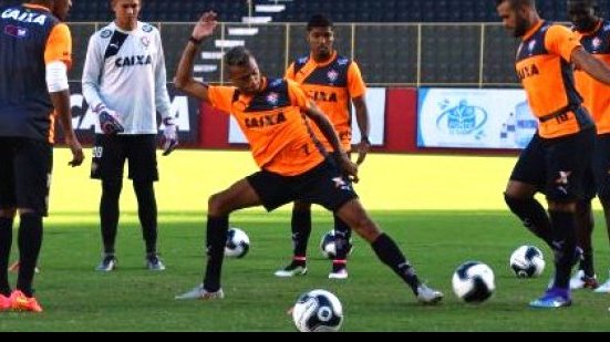 Imagem Vitória encerra preparação e divulga relacionados para duelo contra Santa Cruz
