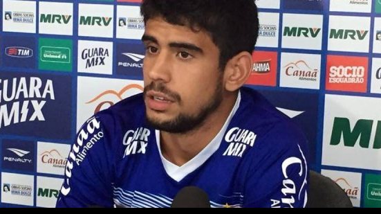 Imagem Zé Roberto comenta gol de letra, fala de críticas e diz que pode evoluir mais