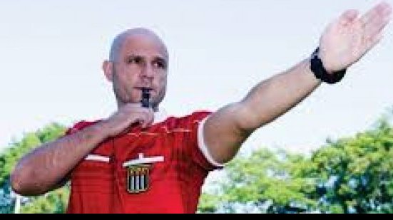 Imagem Saiba quem são os árbitros que comandarão os jogos de Bahia e Vitória
