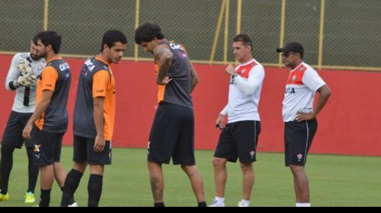 Imagem Sem Vander, Vitória faz treino tático no Barradão