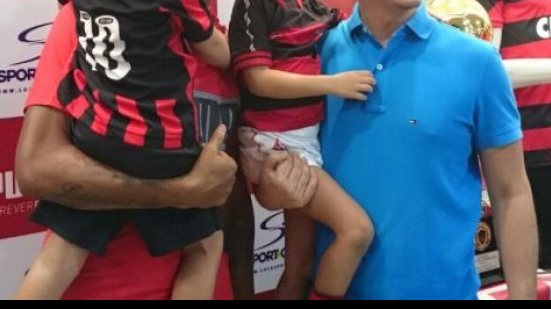 Imagem Em evento, Kieza fala em "semana decisiva" no Barradão