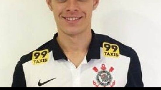 Imagem Vitória sonda contratação de meia do Corinthians 