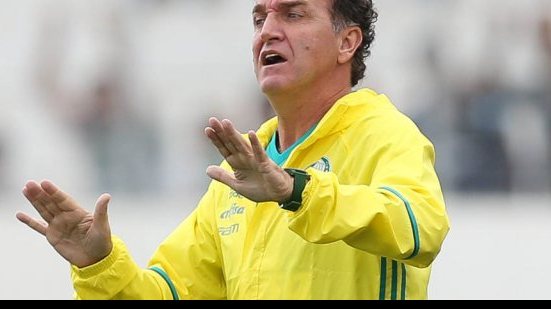 Imagem Cuca dispara contra arbitragem: &quot;Por que usar o cartão como revólver?&quot;