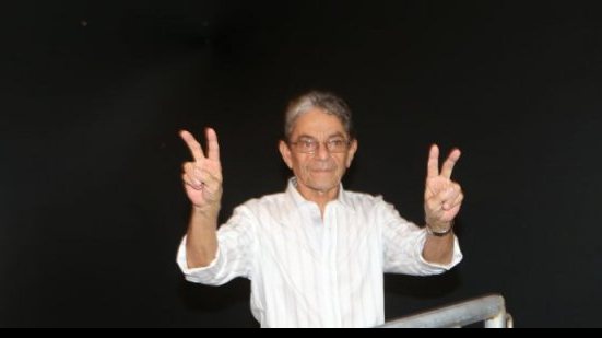 Imagem Presidente do Vitória comemora resultado e diz que é “pé quente” 
