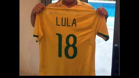 Imagem Em rede social, Maradona publica foto e diz ser soldado de Lula e Dilma