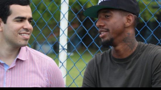 Imagem De férias em Salvador, Anderson Talisca visita ex-companheiros no Bahia